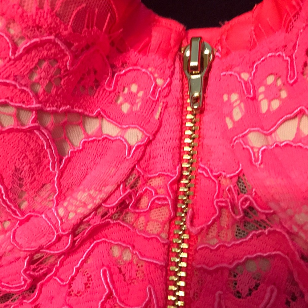 Lingerie - Picture 2 of 7